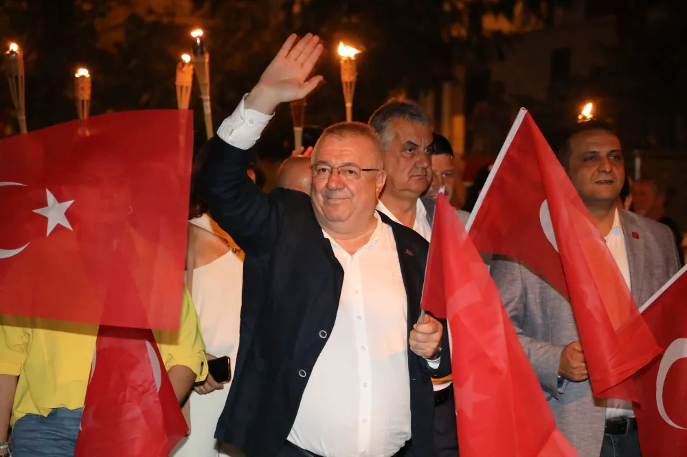 “Cumhuriyet, özgürlüğün, eşitliğin ve demokrasinin adıdır”   
