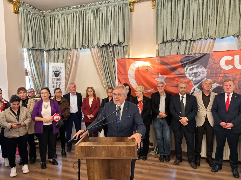 Bandırma’da Cumhuriyetin 102. yılı “Cumhuriyet Kokteyli”yle kutlandı