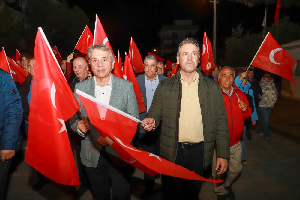 BURHANİYE’DE CUMHURİYET’İN 102. YILI FENER ALAYIYLA KUTLANDI