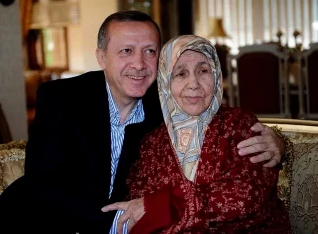 Can Aksoy, Anne, Aile ve Mabed Kırmızı Çizgimizdir