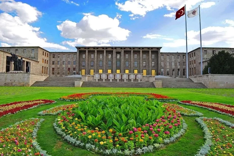 23 Nisan’da Meclis’te Çocuklar Sahnede