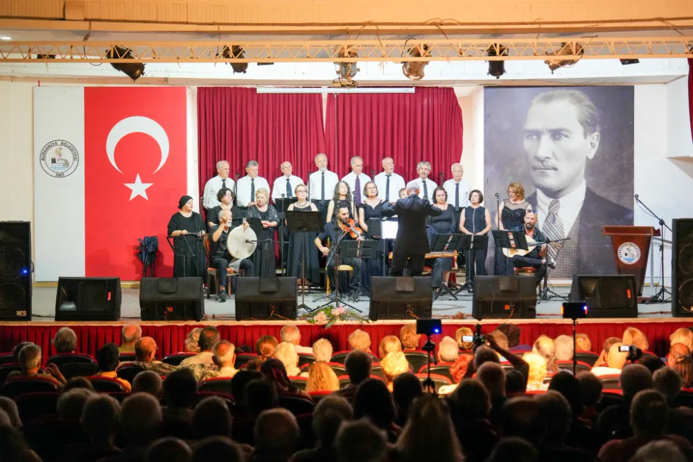 BURHANİYE’DE TÜRK SANAT MÜZİĞİ KONSERİ BÜYÜK İLGİ GÖRDÜ