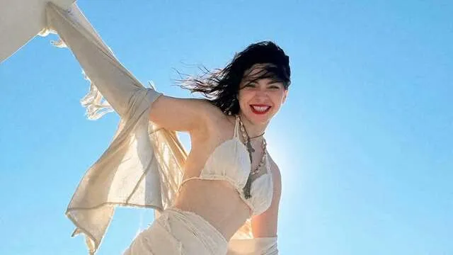 Merve Boluğur’un Tekne Keyfi: Yaz Eğlencesi