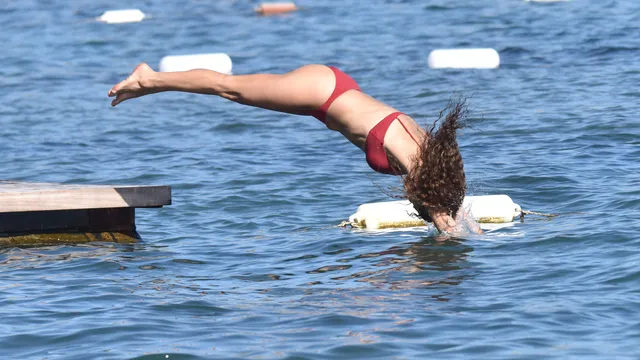 Sıcaktan bunaldı, serin sulara atladı: Gamze Topuz’un Bodrum tatili