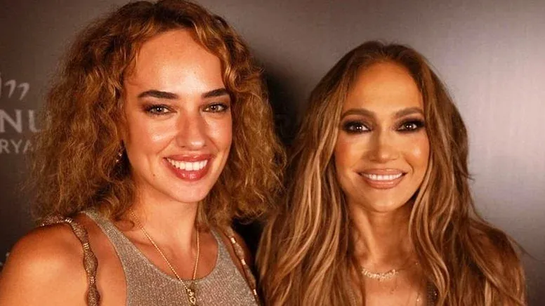 Seda Bakan’ı öfkelendiren iddia! Jennifer Lopez’le fotoğraf için 1 milyon TL mi ödedi?