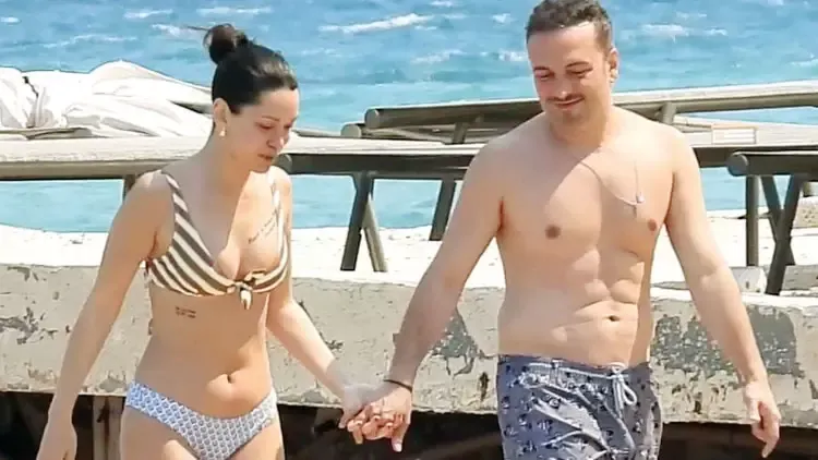 Oğuzhan Koç ve Hazal Subaşı el ele sahil turunda