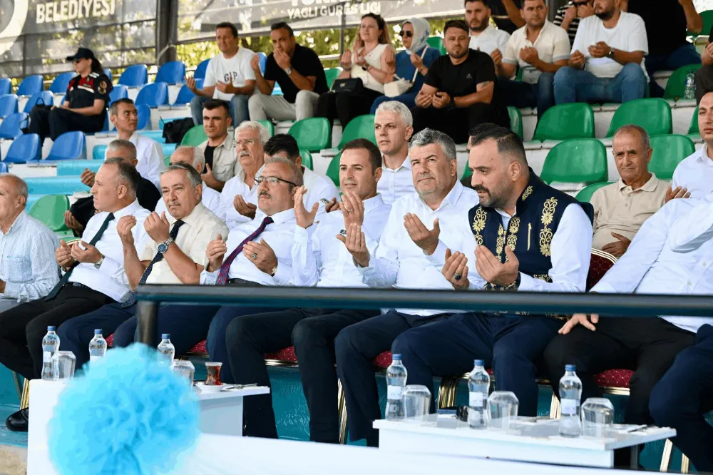 65. Geleneksel Kurtdereli Mehmet Pehlivan Yağlı Güreşleri Coşkuyla Başladı