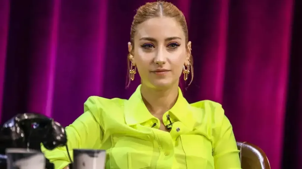 Hazal Kaya’nın Yüzündeki Değişim Dikkat Çekti! Estetik İddiaları Gündemde