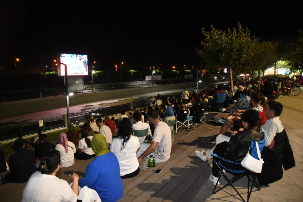 A Milli Basketbol Takımı yuvaya gümüş madalyayla döndü