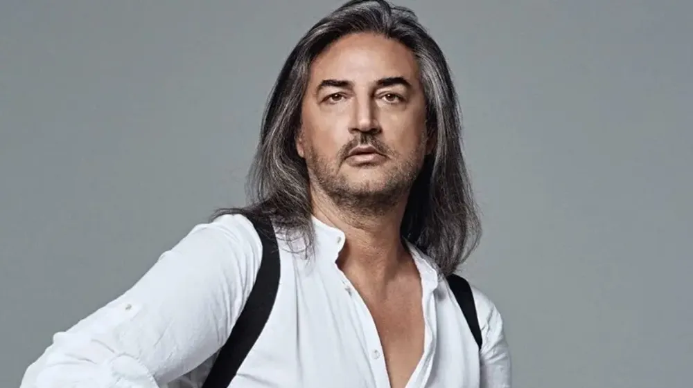 Şarkıcı Çelik İfşa Etti! Takipçisi 800 Bin TL İsteyince...